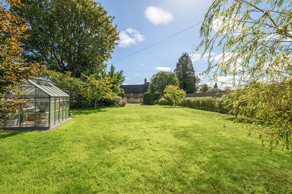 Property photo 2 of 20
