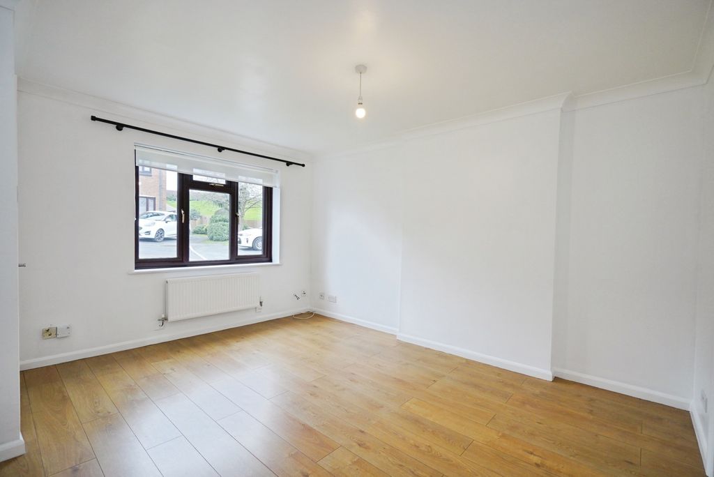 Property photo 3 of 16 Pbox-Img.Jpg