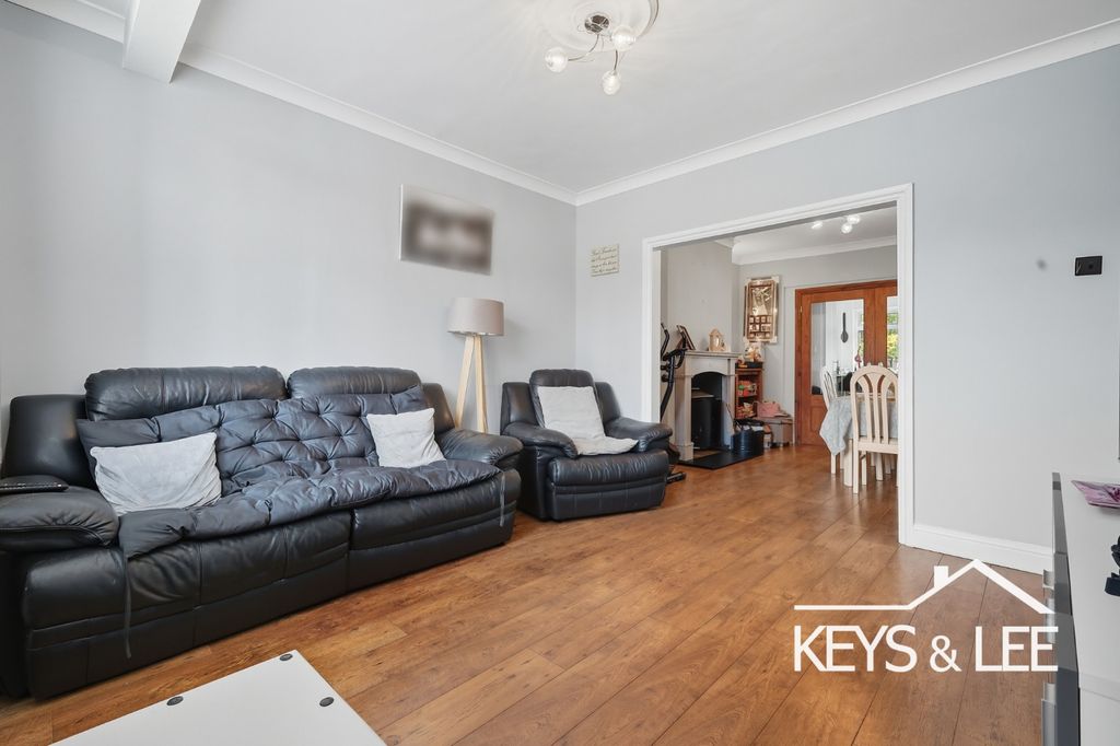 Property photo 3 of 17 4438424