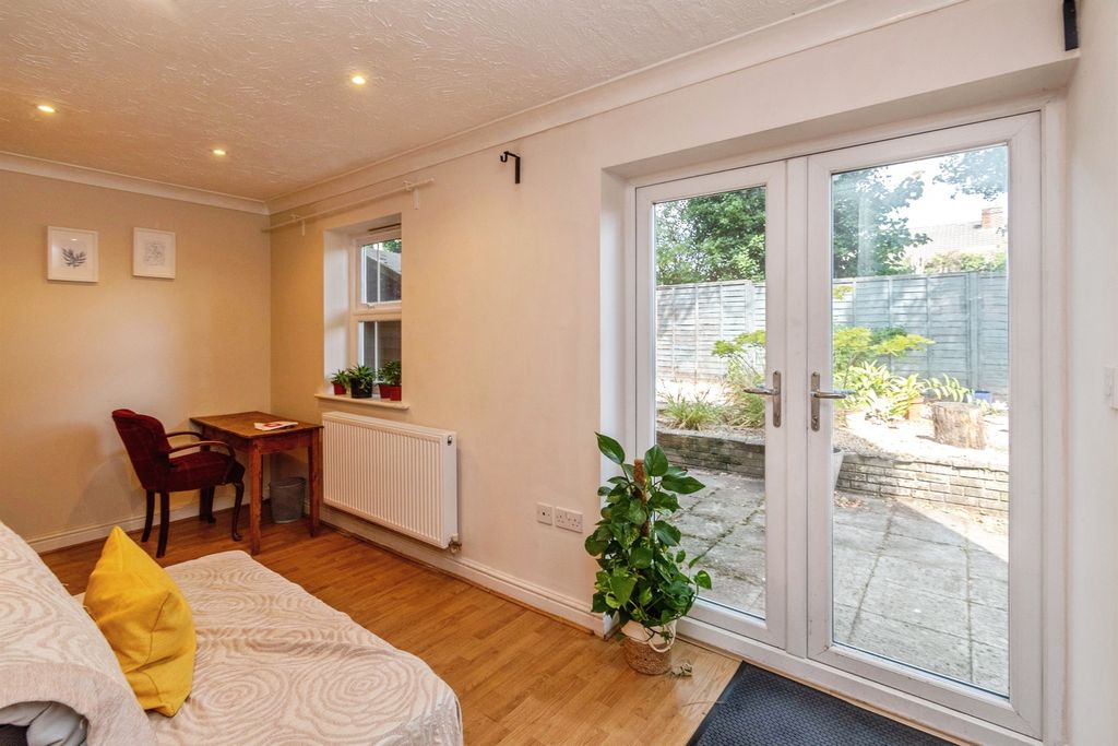 Property photo 3 of 13