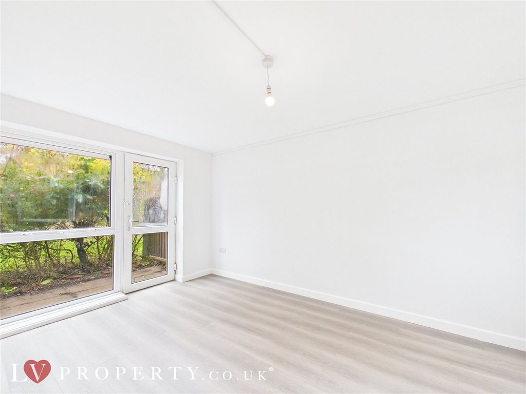 Property photo 3 of 7 Picture No. 08