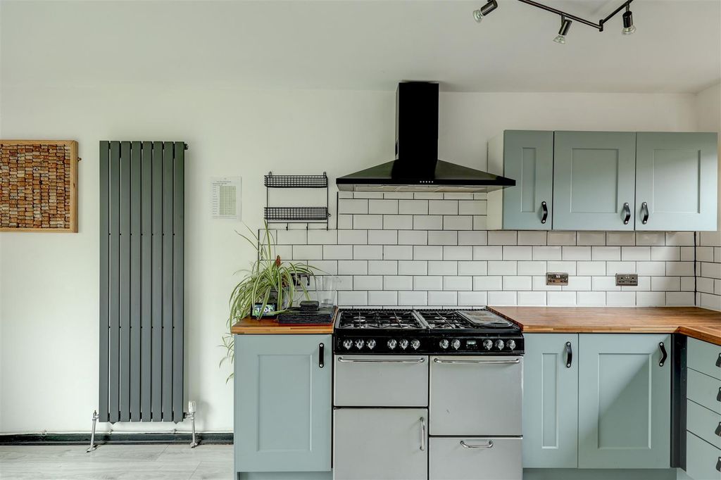 Property photo 3 of 25 Kitchen Diner