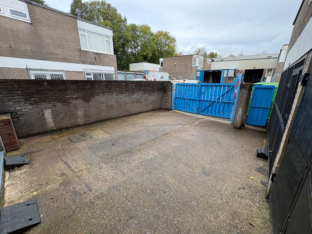 Property photo 2 of 9