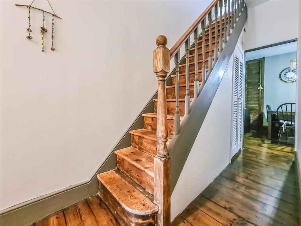 Property photo 2 of 17 Hallway
