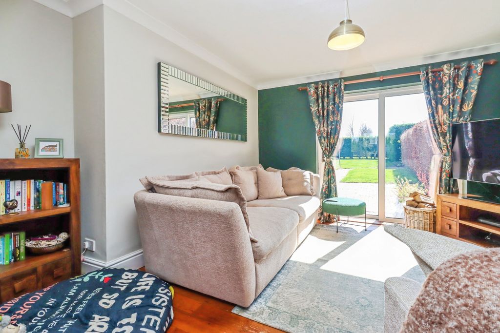 Property photo 3 of 15 Living / Dining Room