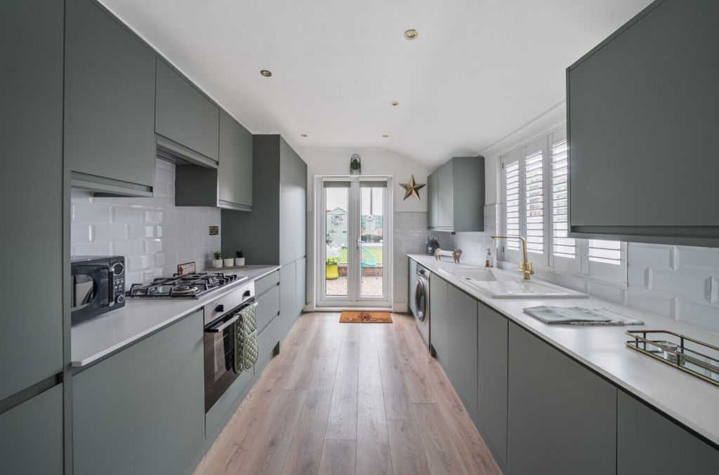 Property photo 2 of 20 1456039-11-69F9d95A6Ecb5