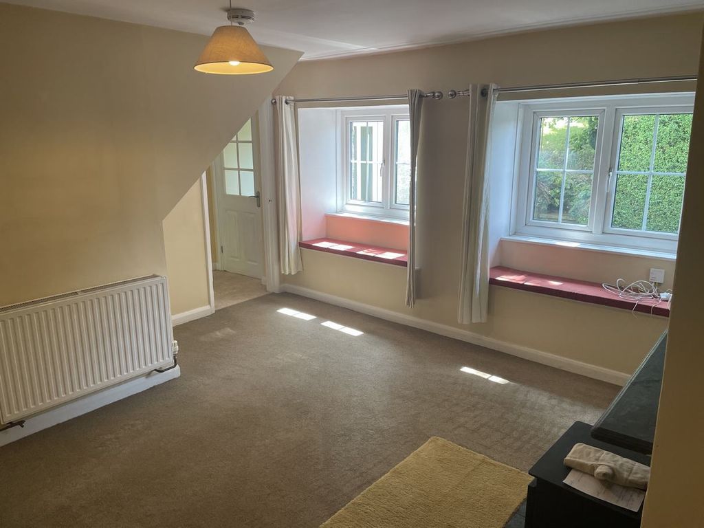 Property photo 2 of 25