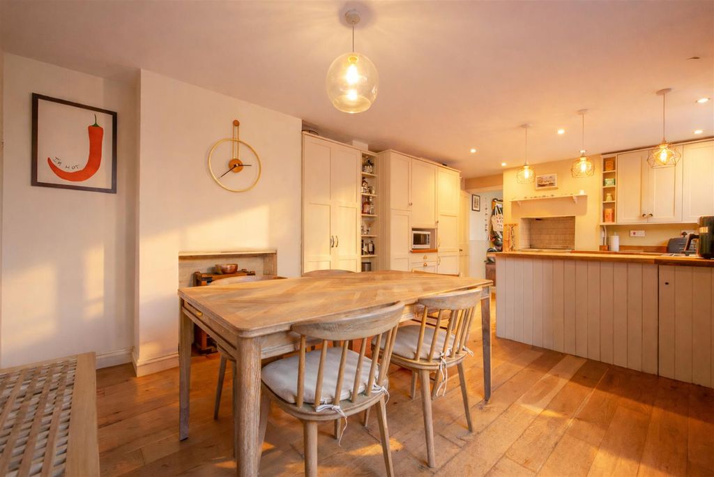 Property photo 2 of 15 Kitchen/Dining Room
