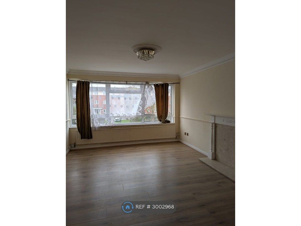 Property photo 2 of 7 Living Room