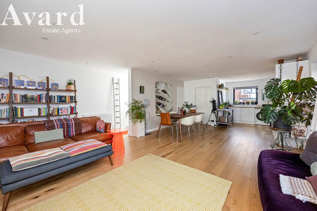 Property photo 2 of 24 17.Jpeg