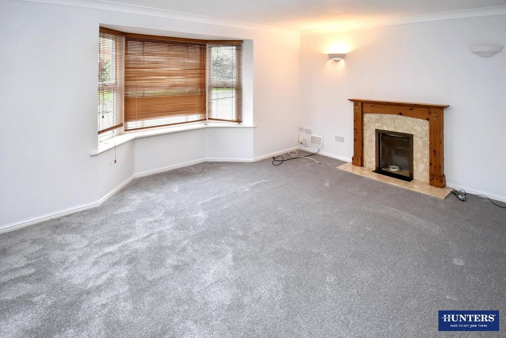 Property photo 2 of 18 Living Room