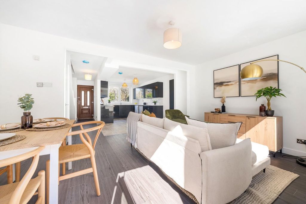 Property photo 3 of 16 Reception (2).Jpg