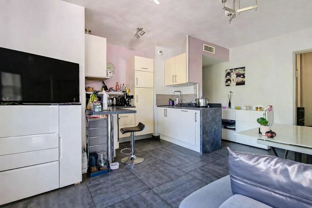 Property photo 3 of 4