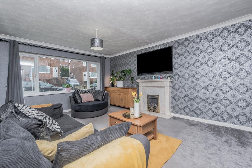 Property photo 2 of 19 Living Room: