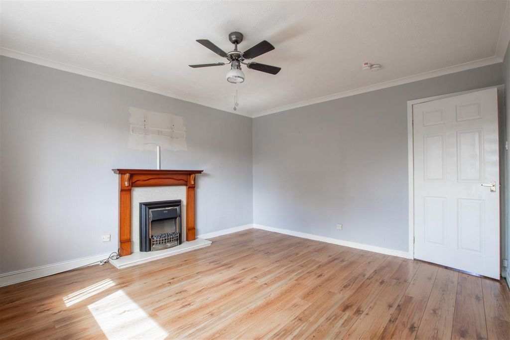 Property photo 3 of 13 Lounge-1-2.Jpg