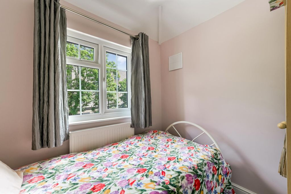 Additional image 9 of 3 bed semi-detached house for saleChurch Walk, Brentford TW8