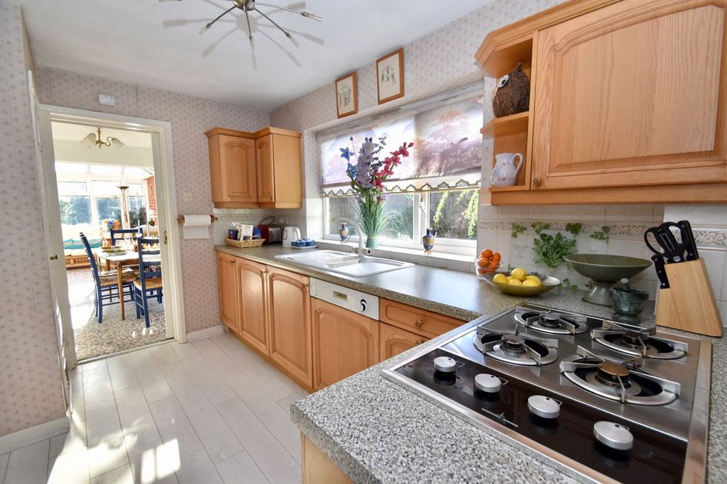 Property photo 2 of 25