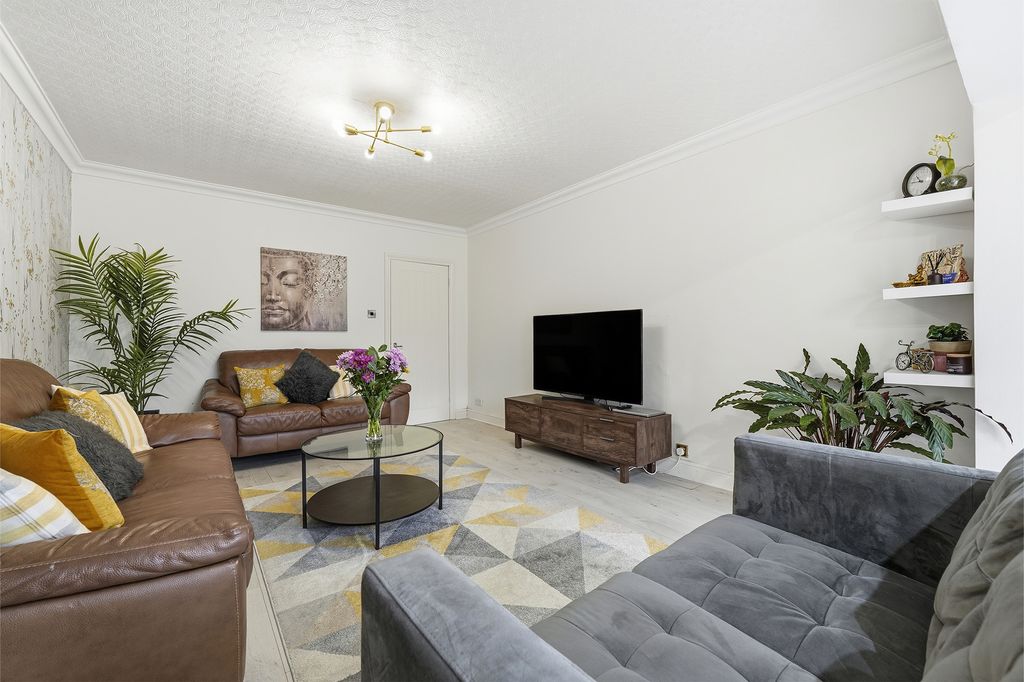 Property photo 3 of 36