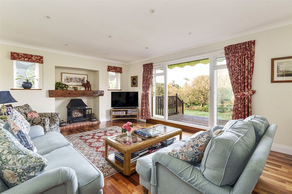 Property photo 2 of 43 Picture No. 16