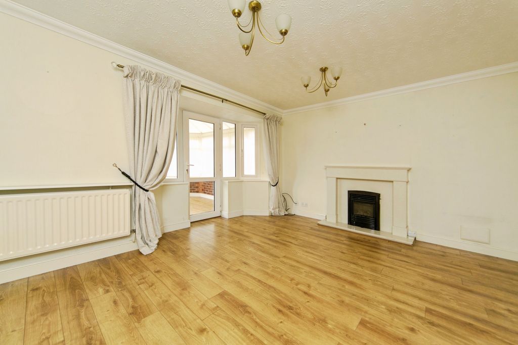 Property photo 3 of 15