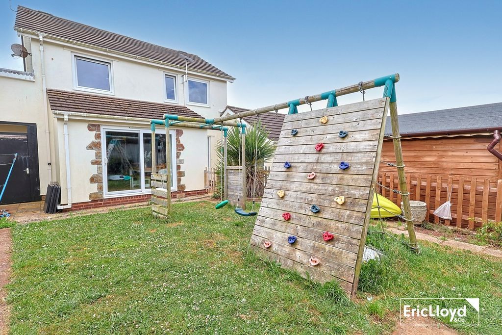 Property photo 2 of 15 Photo 13