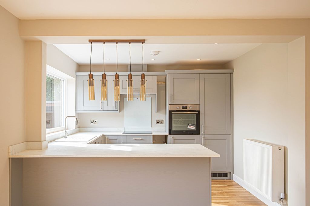 Property photo 3 of 17 5396706