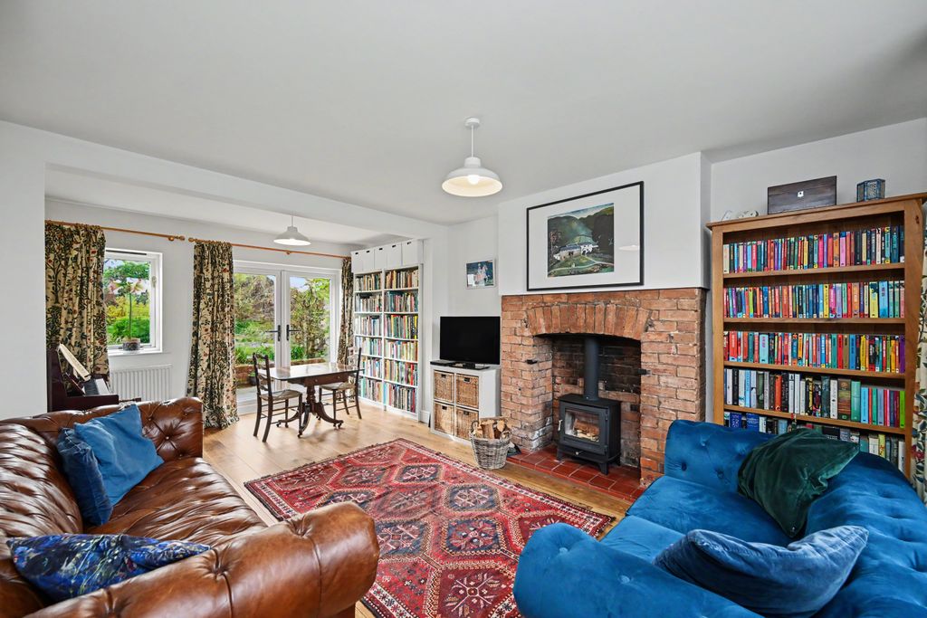 Property photo 3 of 26