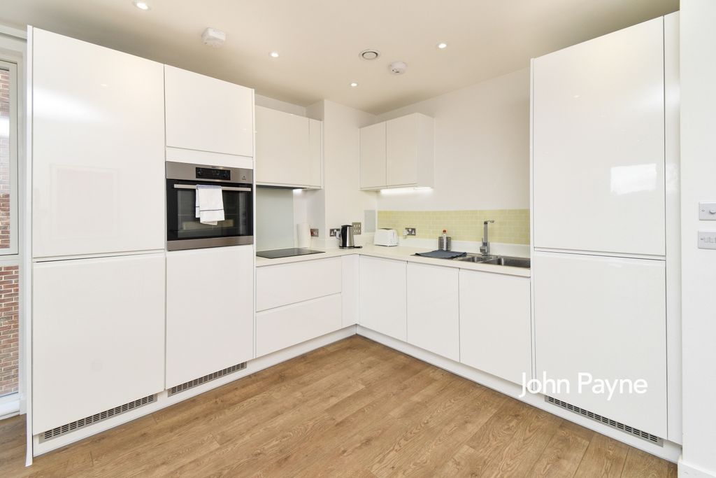 Property photo 2 of 10 Kitchen