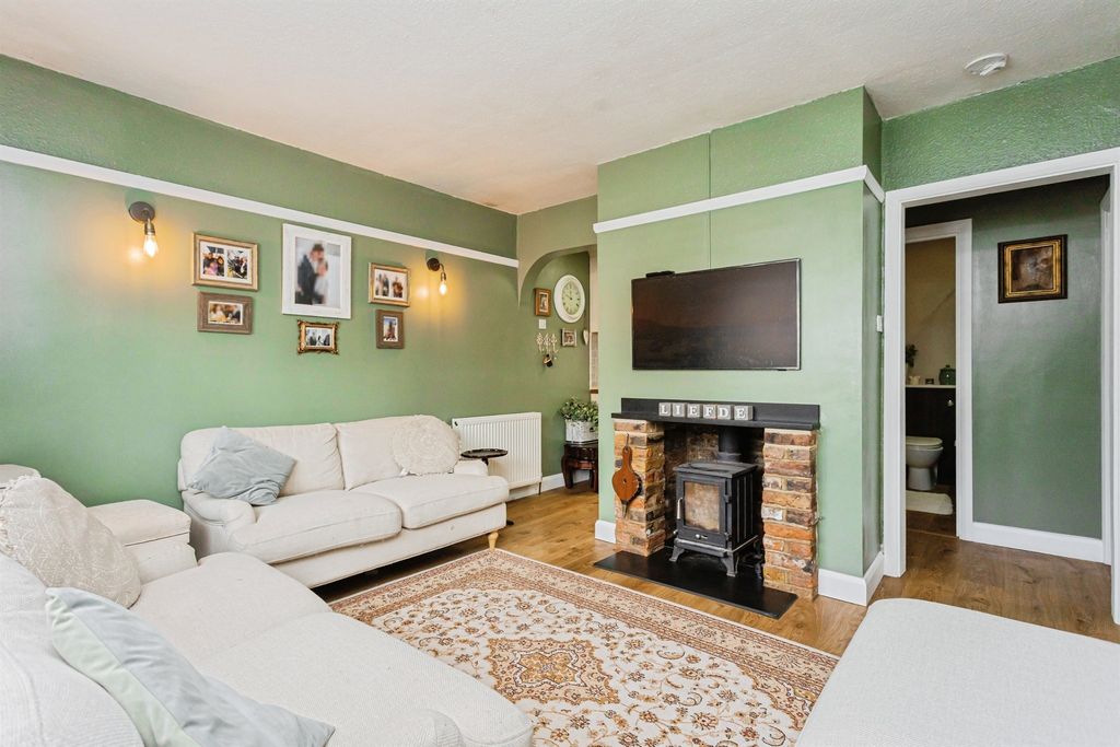 Property photo 2 of 17