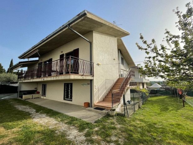 Property photo 1 of 20