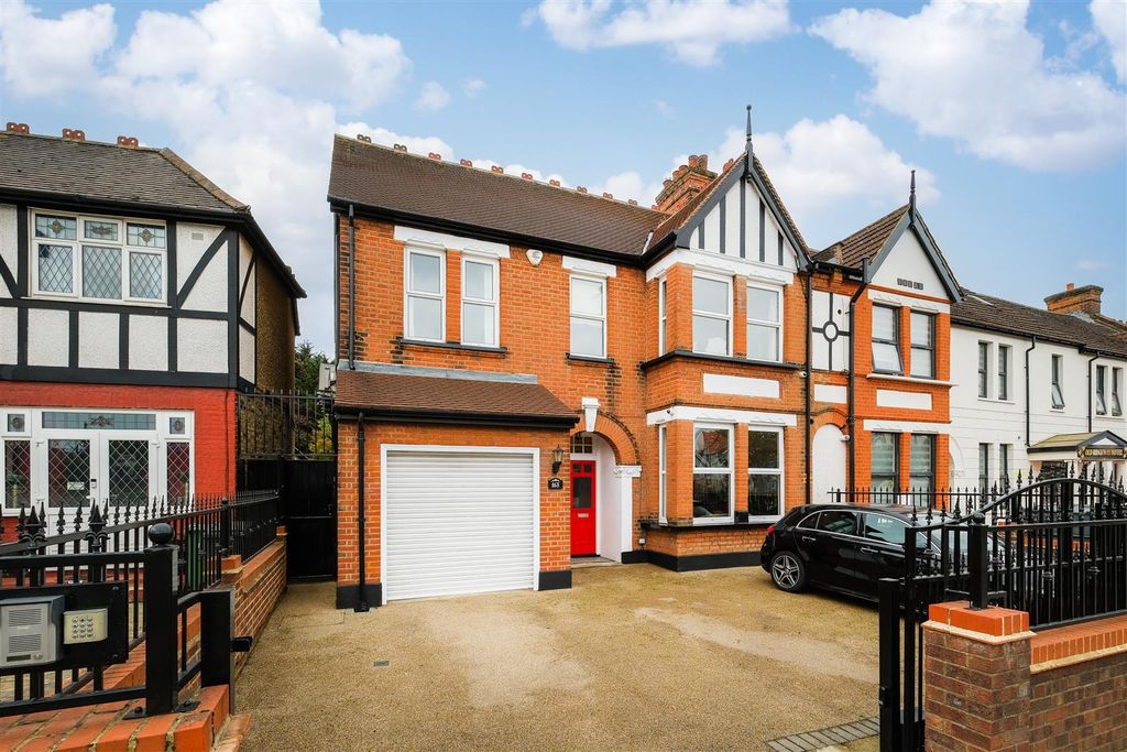 Property photo 1 of 39