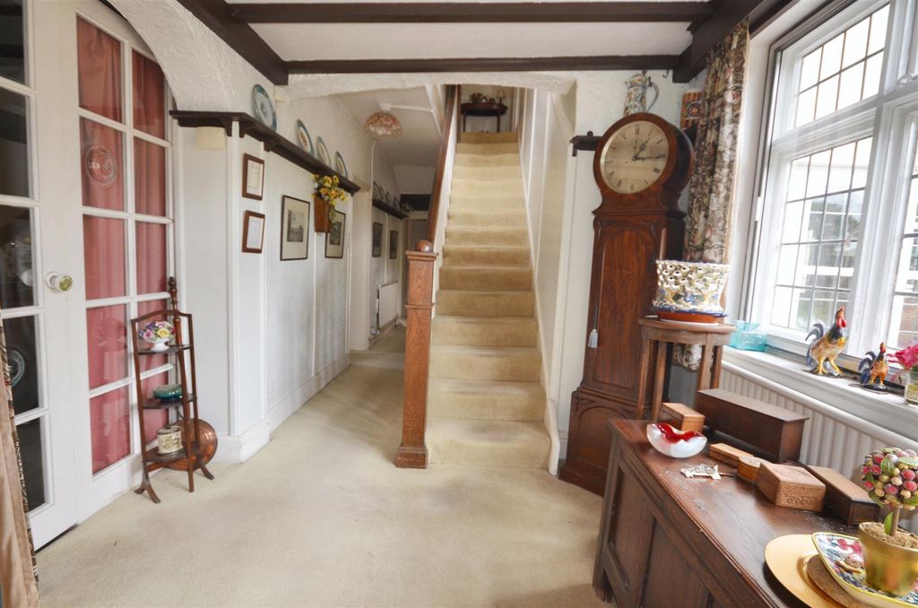 Property photo 3 of 27