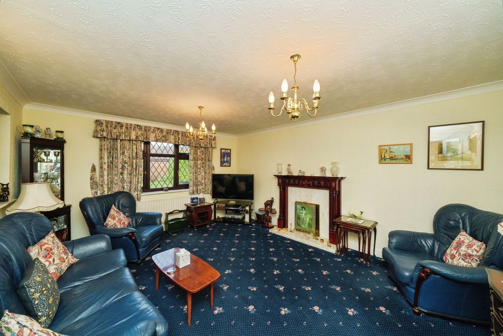Property photo 3 of 16 Pbox-Img.Jpg