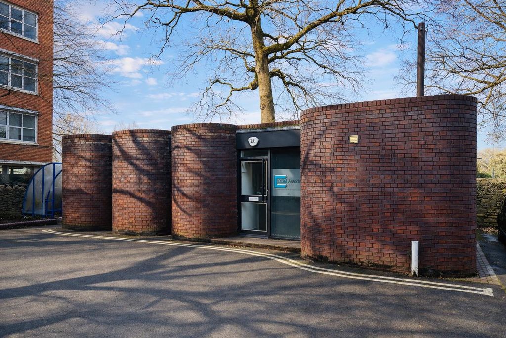 Property photo 1 of 4 Chatgpt Image Jan 14, 2026, 01_53_42 Pm.Png