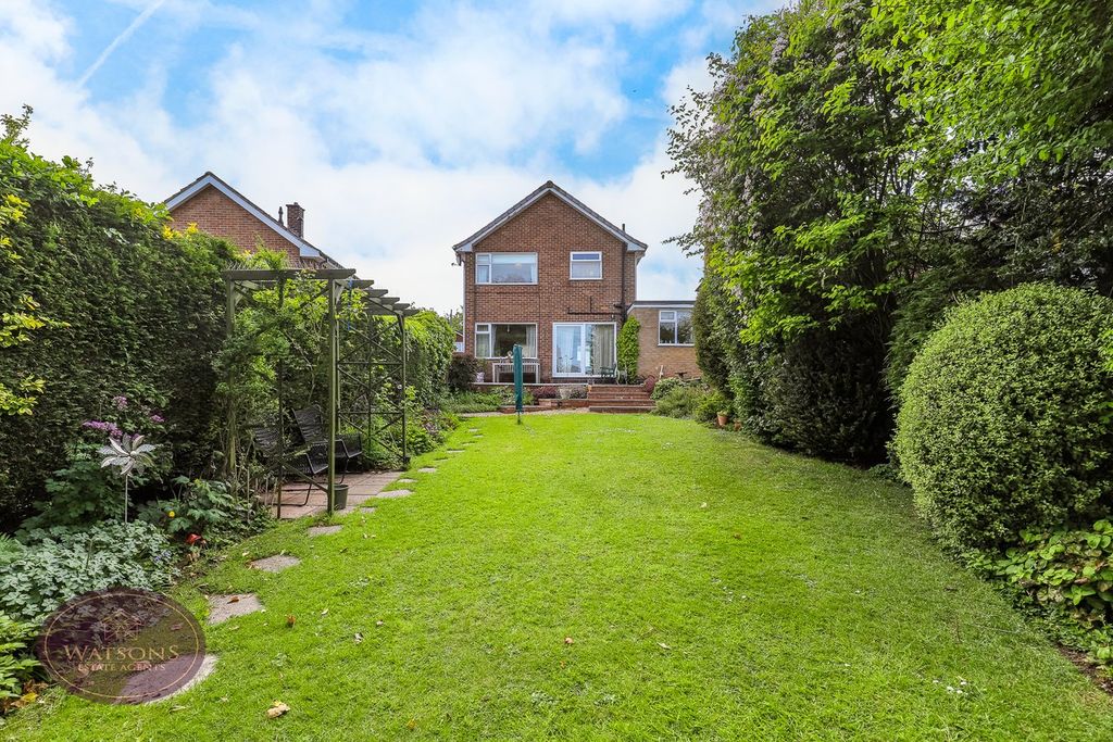 Property photo 2 of 32