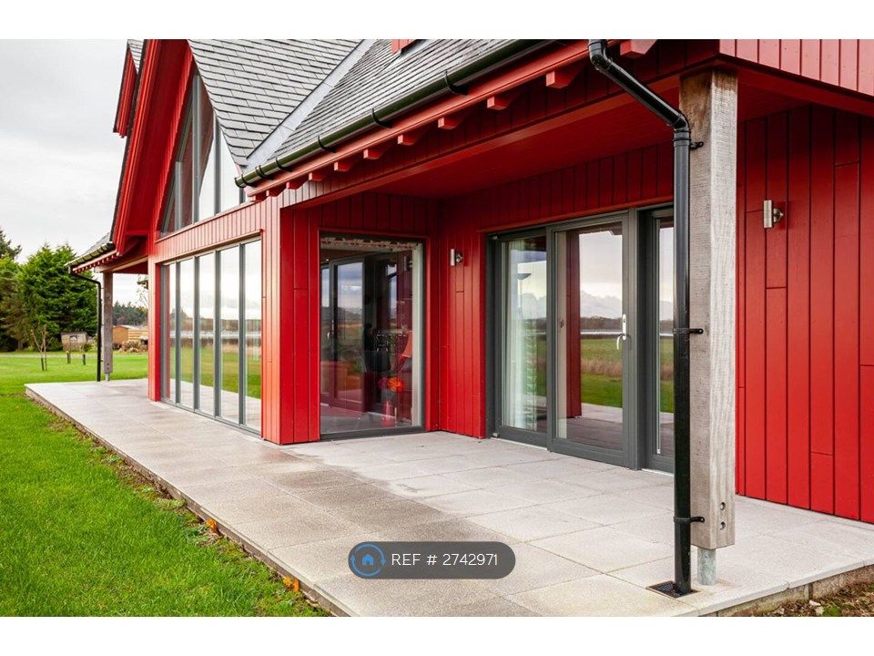 Property photo 2 of 12 Covered Areas