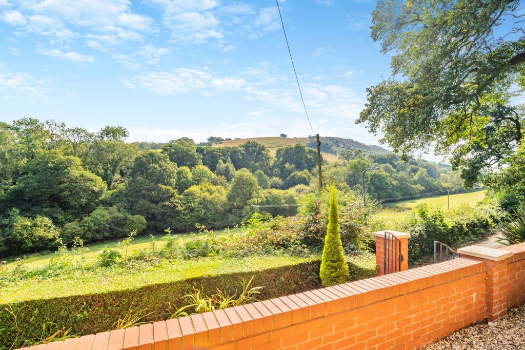 Property photo 2 of 27 Picture No. 39