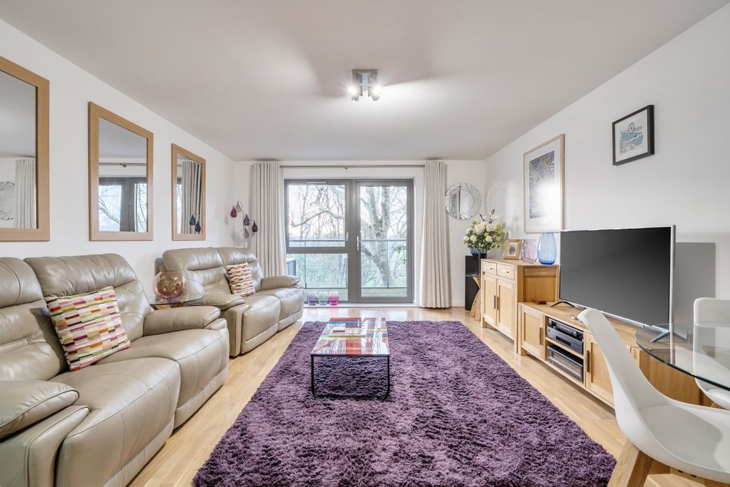 Property photo 2 of 21 1426037-17-69Af05...