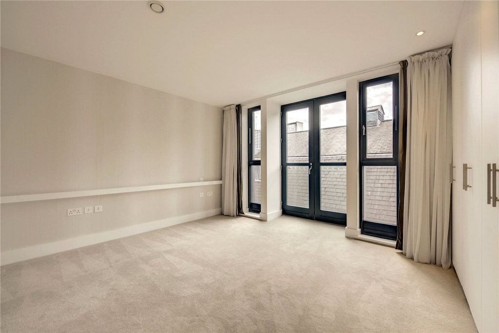 Property photo 3 of 9 Picture No. 06