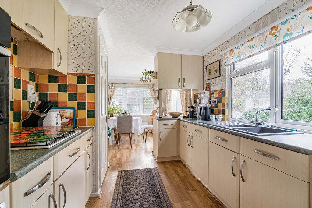 Property photo 2 of 21 Kitchen