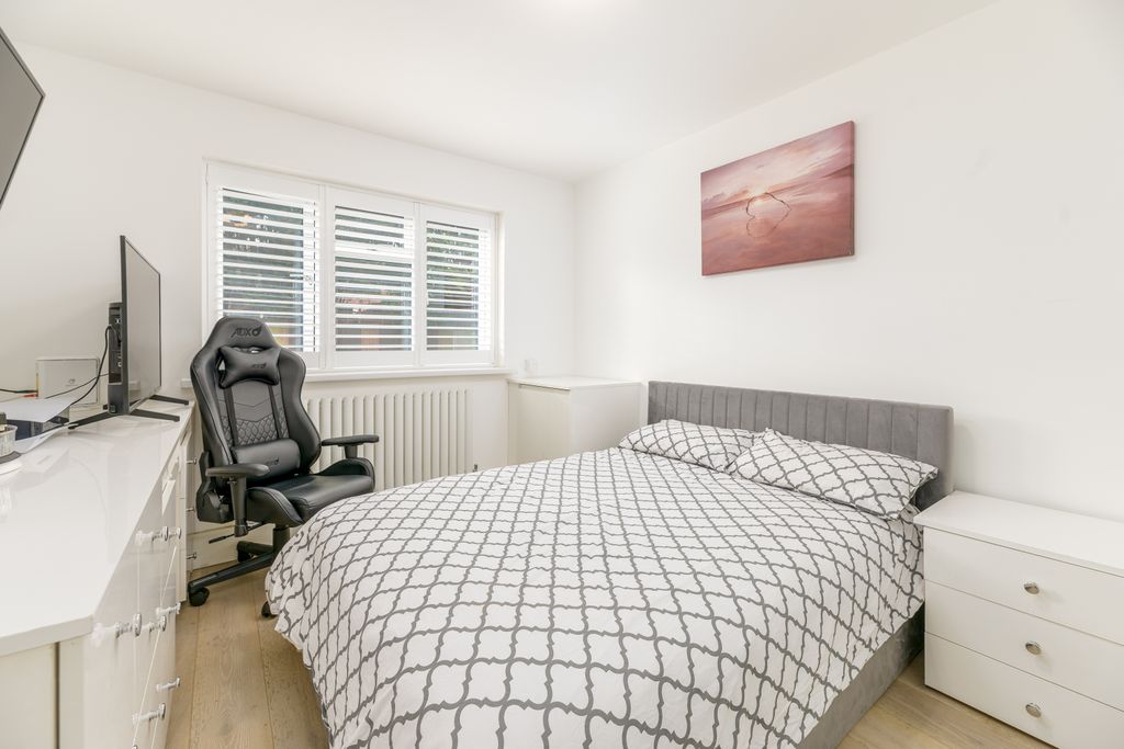 Property photo 2 of 17 02