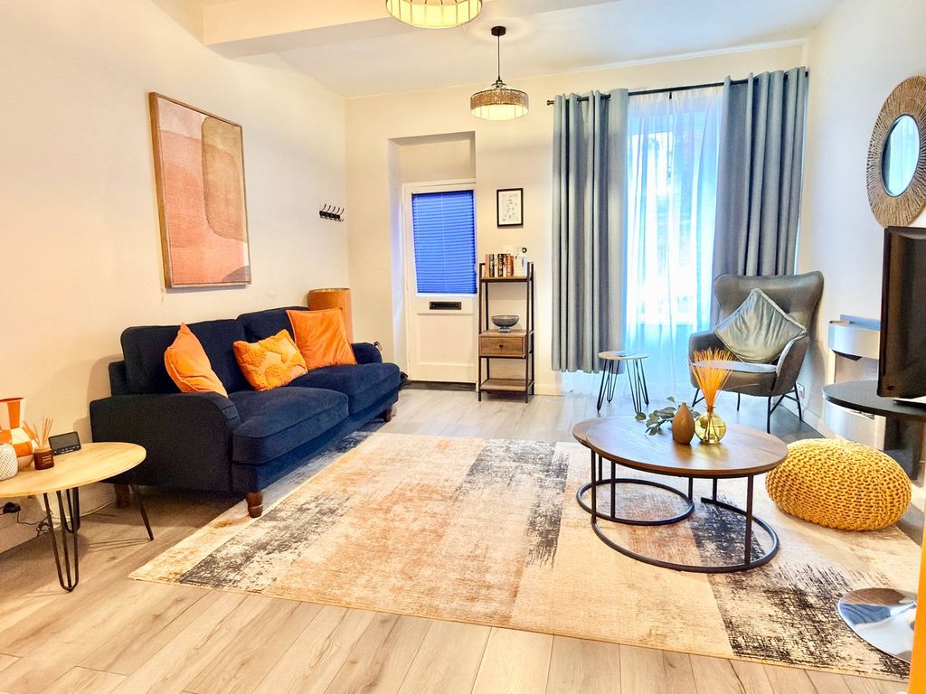 Property photo 3 of 8