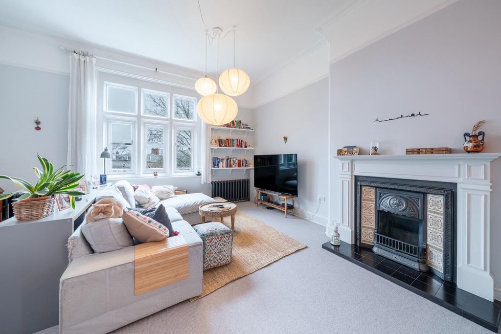 Property photo 2 of 11 Living Room