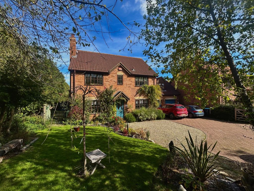 Property photo 2 of 21