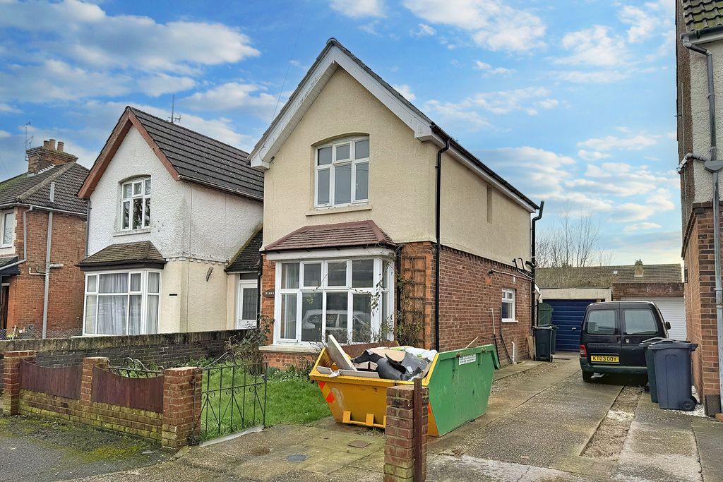 Property photo 1 of 8