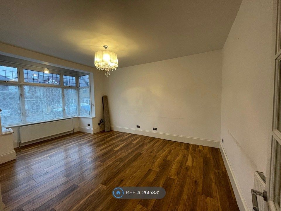 Property photo 1 of 21 Living Room