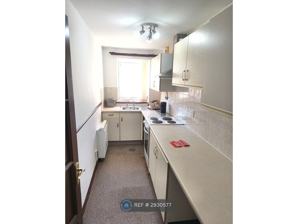 Property photo 2 of 7 Kitchen