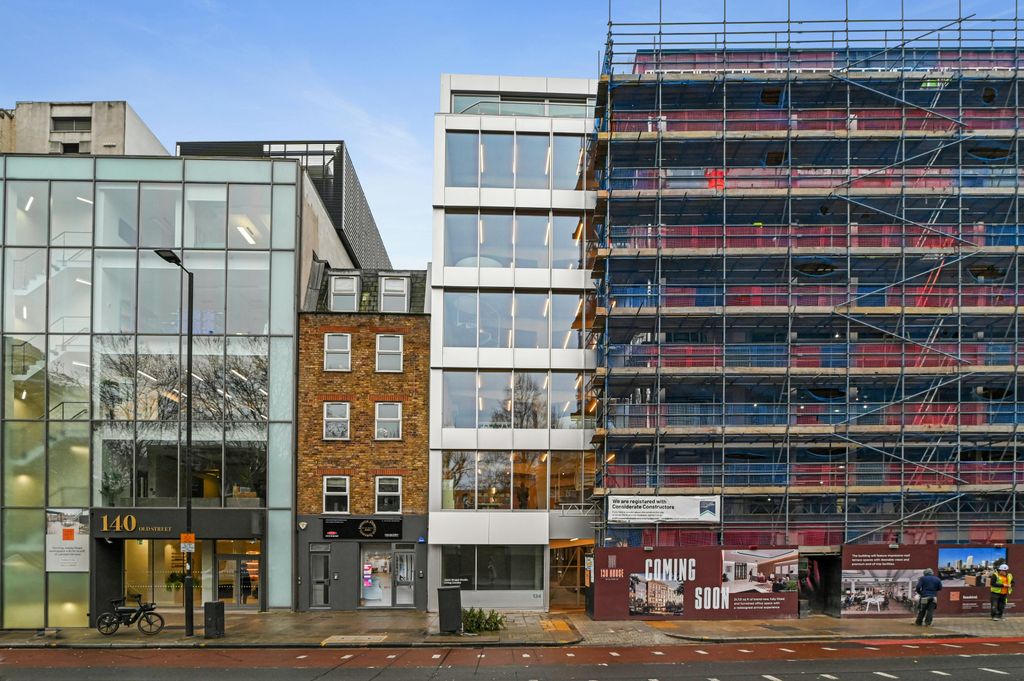 Property photo 2 of 9 Em-Bc-134Oldstreet-47.Jpg