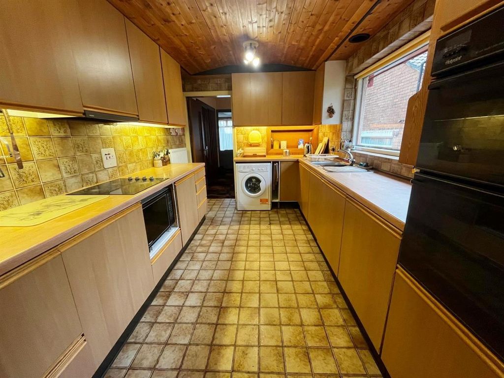 Property photo 3 of 29 Image (14).Png