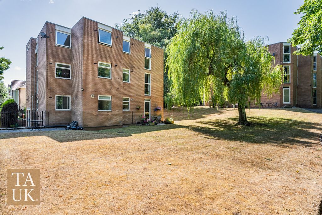 Property photo 3 of 18